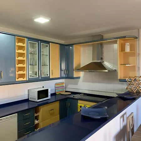 アパート Apartamento Primera Linea De Playa Con Piscina. *